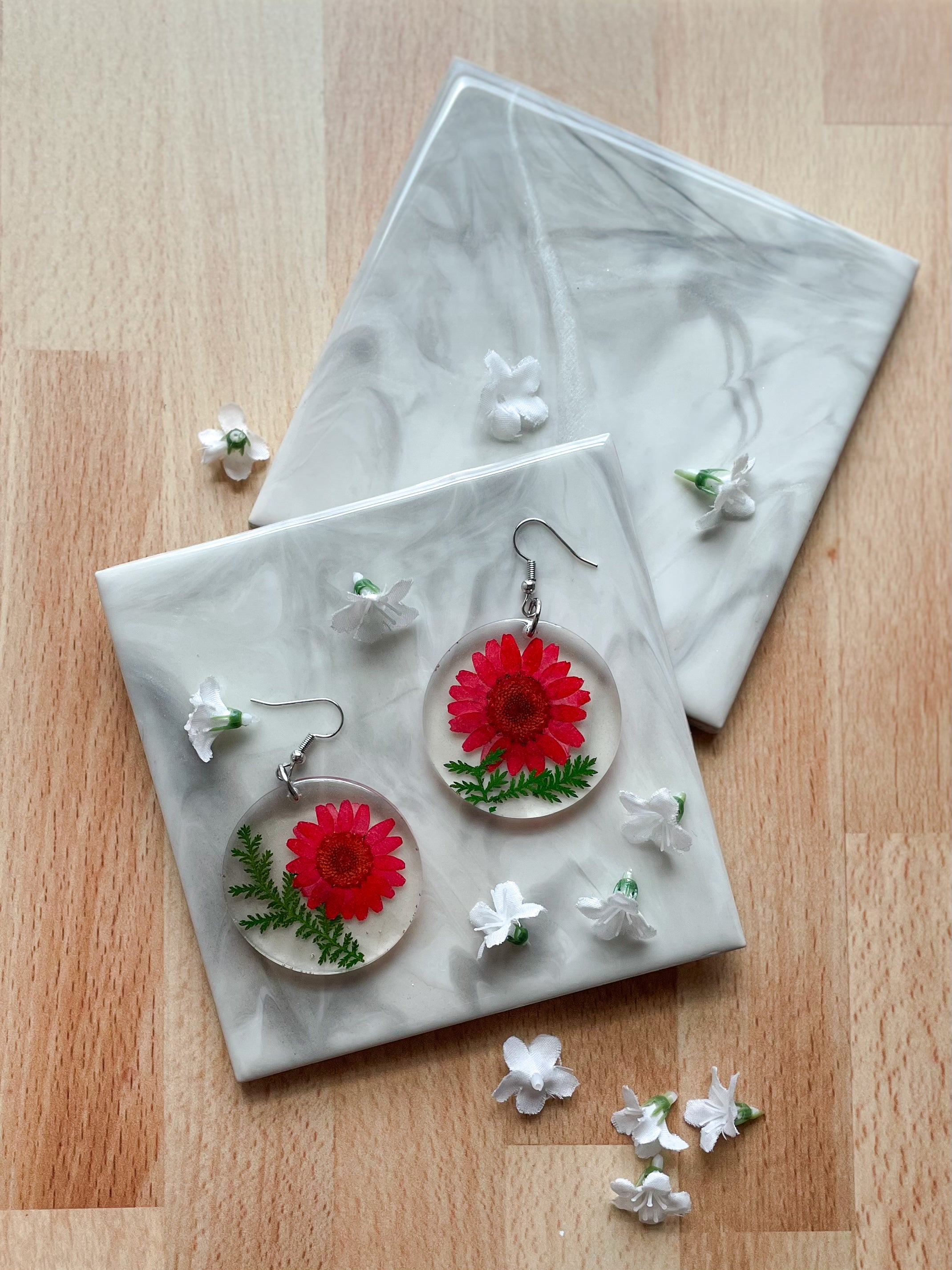 Handmade Red Flower Resin Earrings – Real Pressed Floral Jewelry Handmade Red Flower Resin Earrings – Real Pressed Floral Jewelry