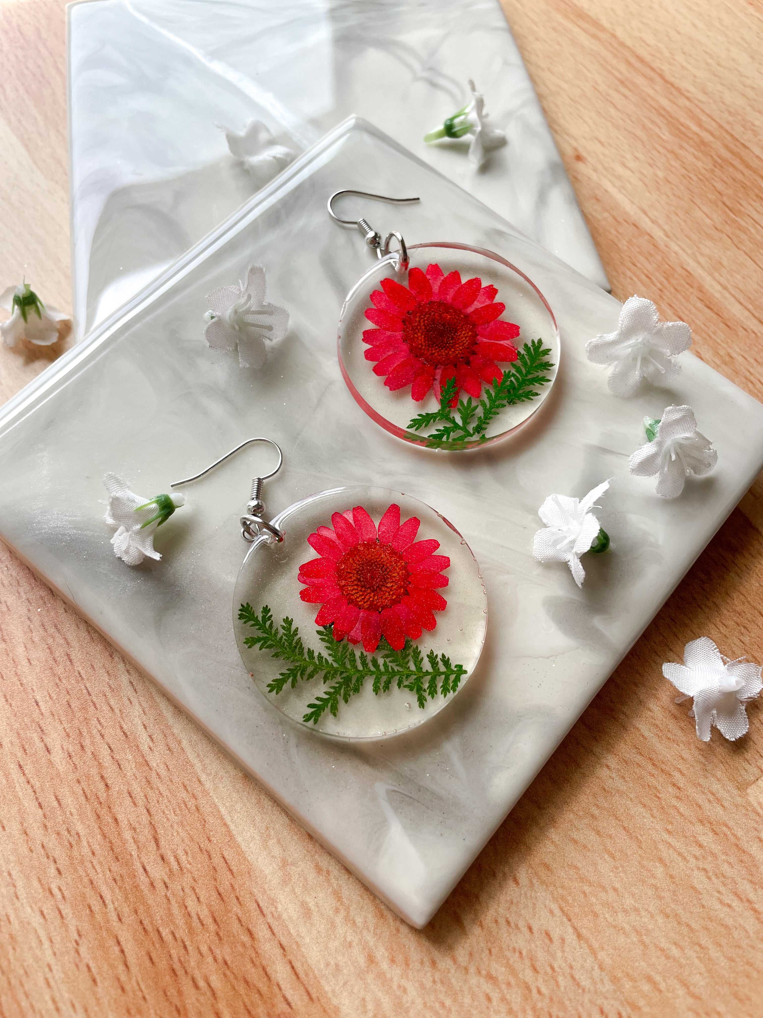 Handmade Red Flower Resin Earrings – Real Pressed Floral Jewelry Handmade Red Flower Resin Earrings – Real Pressed Floral Jewelry