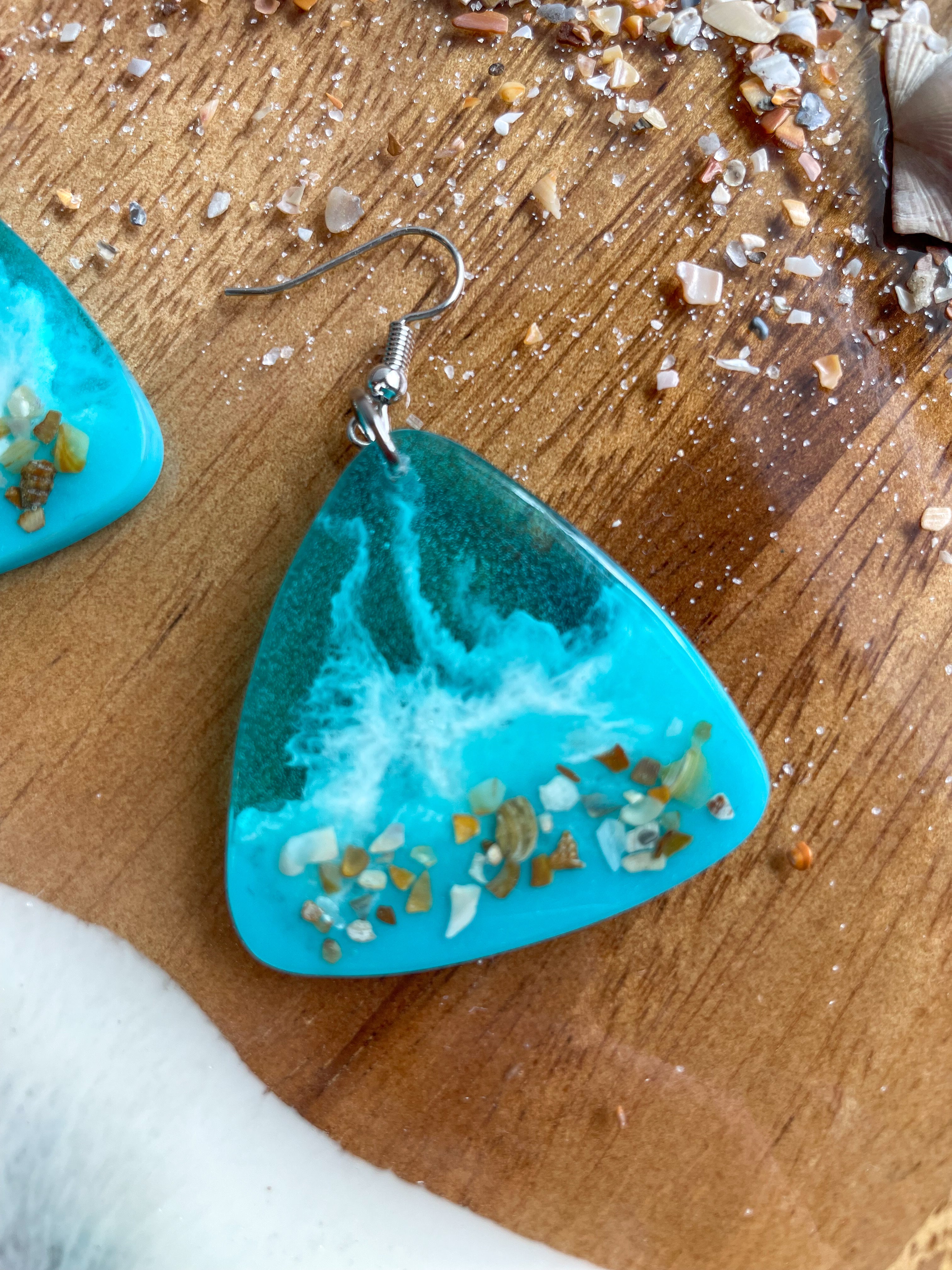Triangle Ocean-Inspired Resin Earrings with Real Shells Triangle Ocean-Inspired Resin Earrings with Real Shells