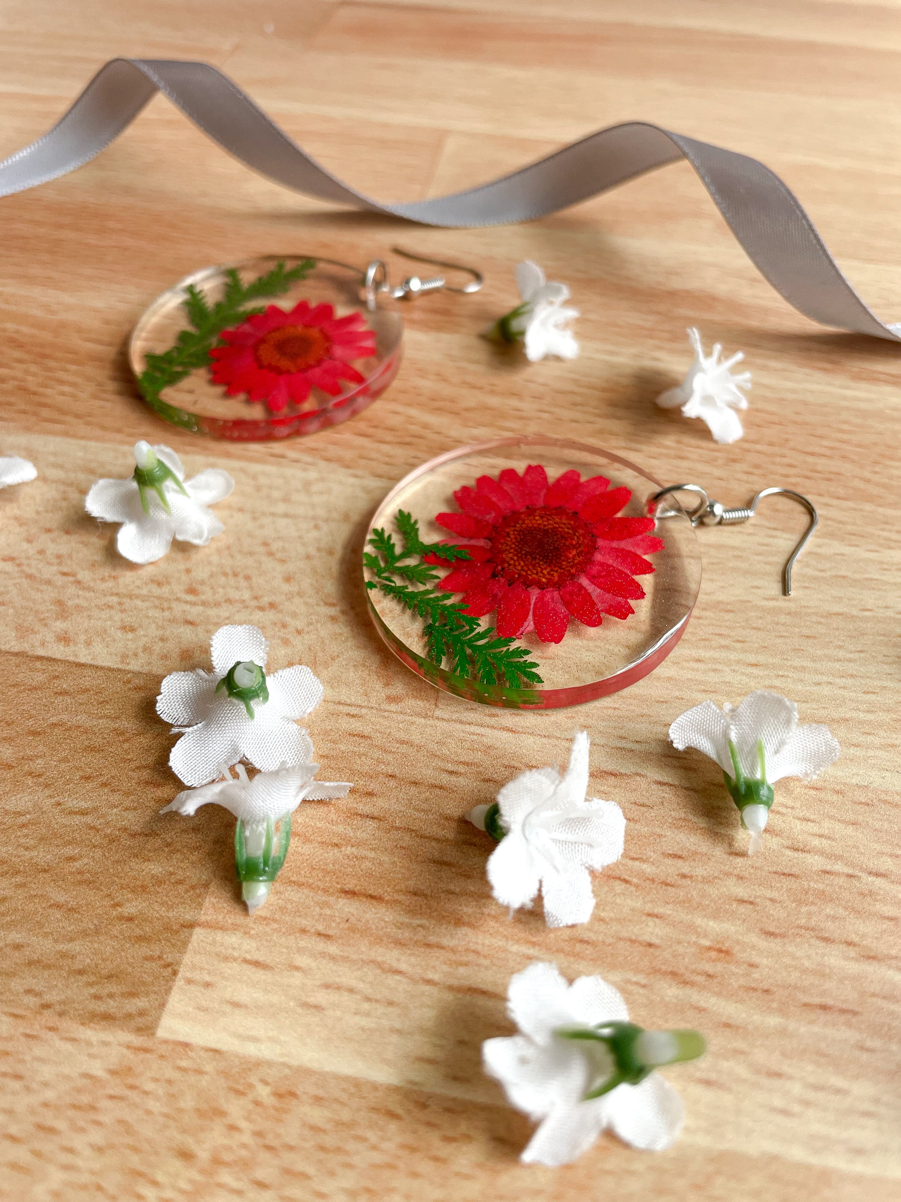 Handmade Red Flower Resin Earrings – Real Pressed Floral Jewelry Handmade Red Flower Resin Earrings – Real Pressed Floral Jewelry