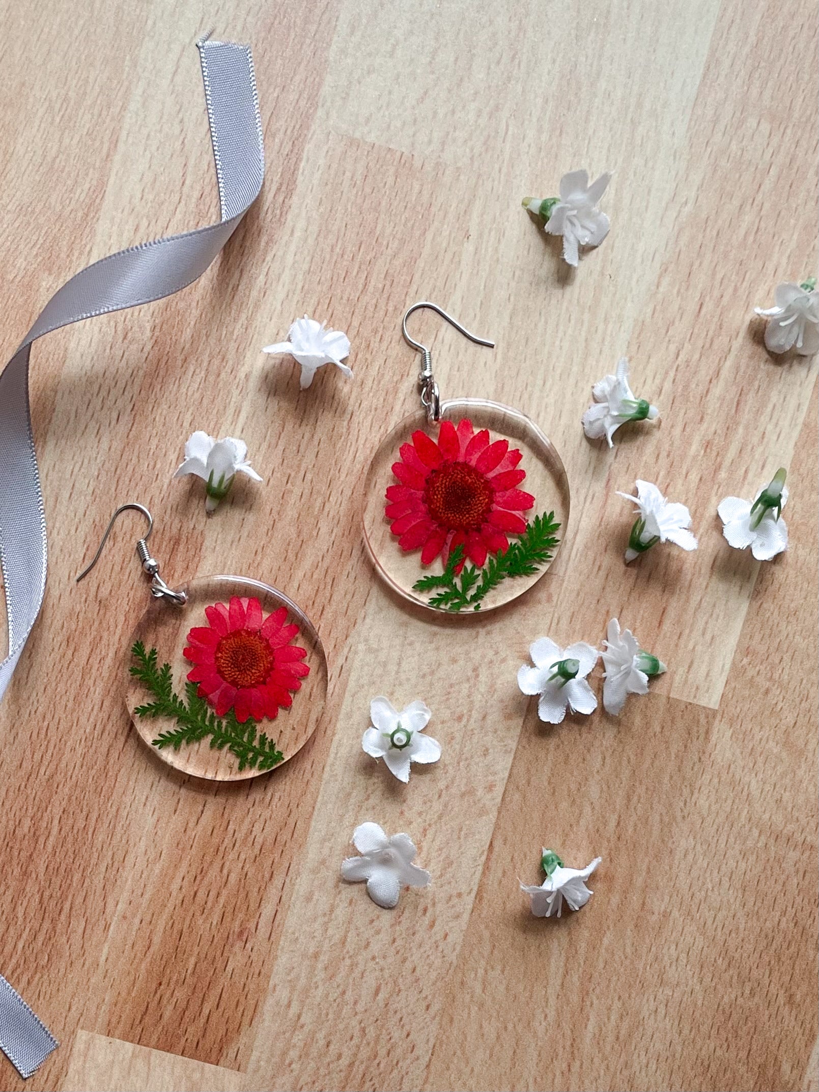 Handmade Red Flower Resin Earrings – Real Pressed Floral Jewelry Handmade Red Flower Resin Earrings – Real Pressed Floral Jewelry