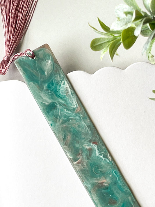 Fluid Art Swirl Resin Bookmark – 1x bookmark With Tassel