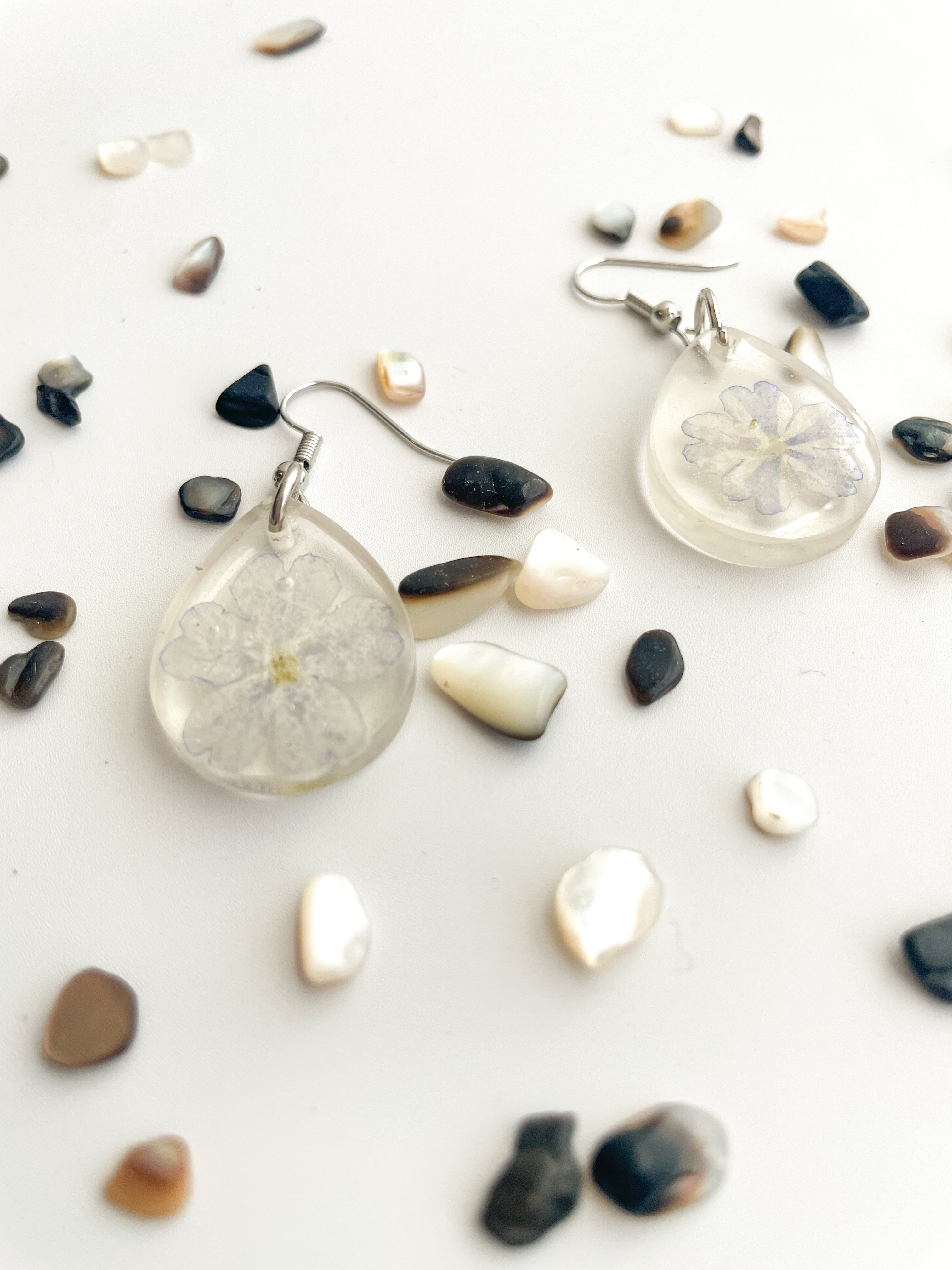 Mini Teardrop Lavender Resin Earrings Mini Teardrop Lavender Resin Earrings
