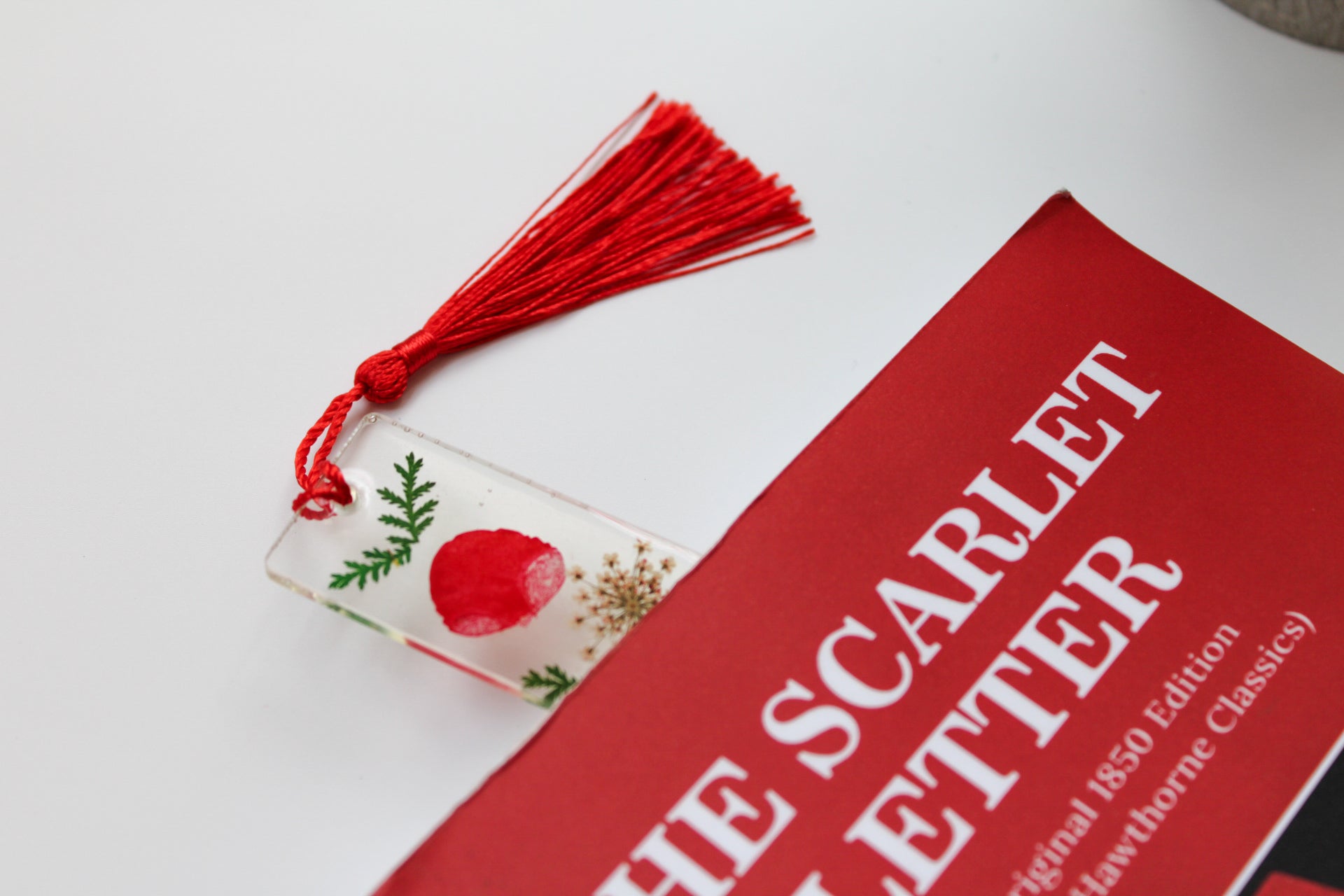 Pressed Flower Resin Bookmark with Tassel – Handmade Clear Bookmark in Blue, Red, Yellow, or Black & White | Nature-Inspired Gift for Readers