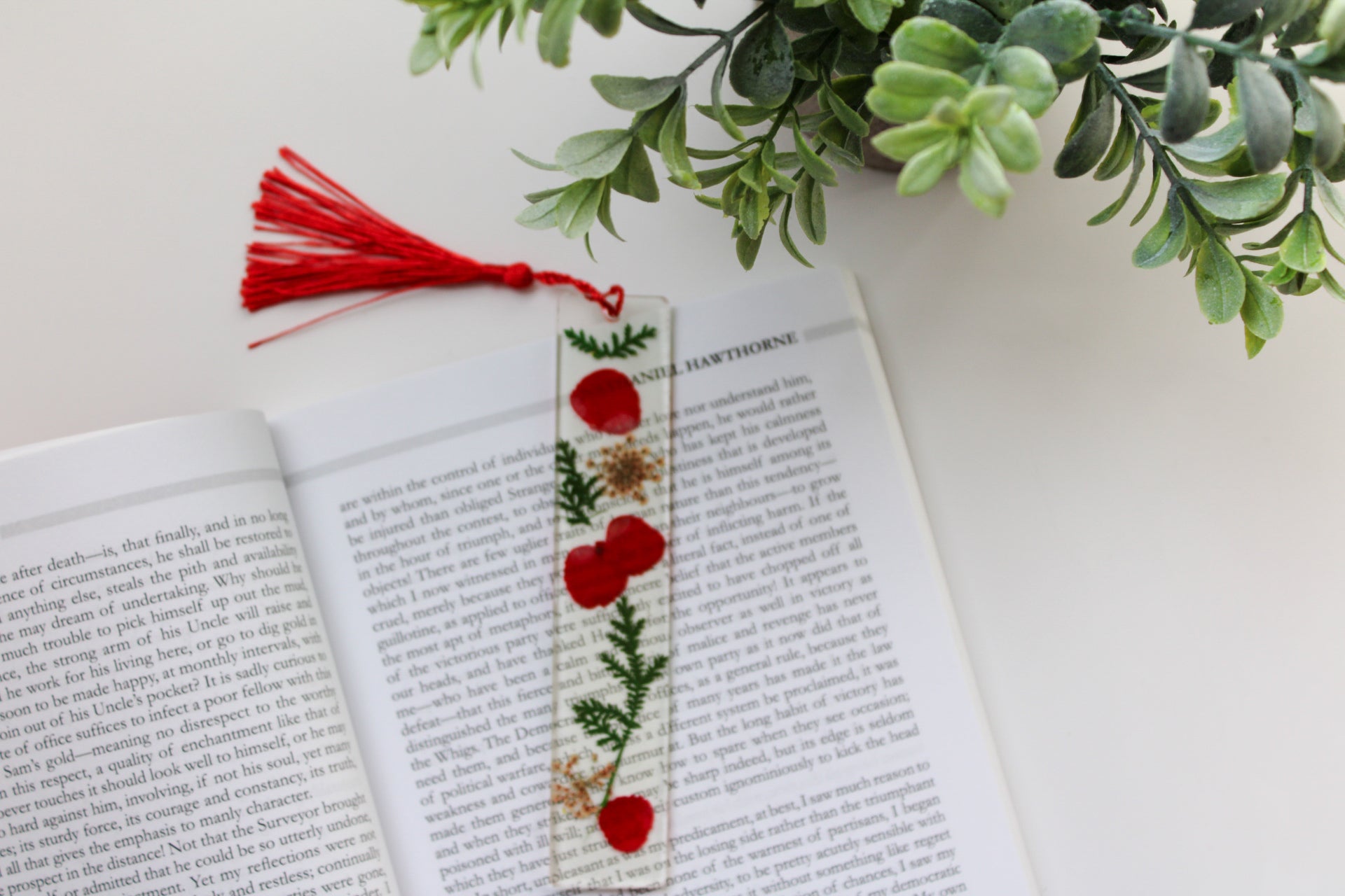 Pressed Flower Resin Bookmark with Tassel – Handmade Clear Bookmark in Blue, Red, Yellow, or Black & White | Nature-Inspired Gift for Readers