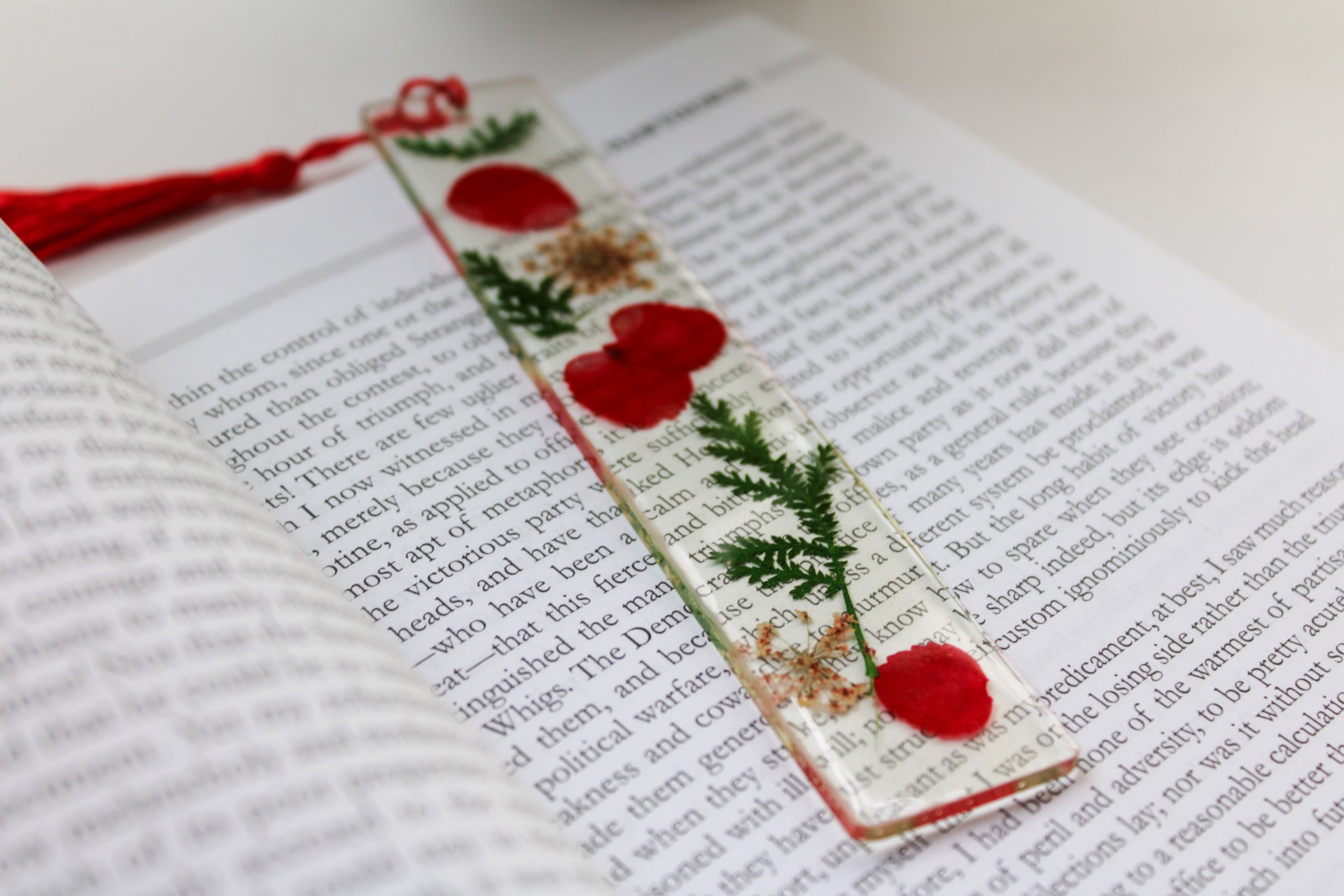 Pressed Flower Resin Bookmark with Tassel – Handmade Clear Bookmark in Blue, Red, Yellow, or Black & White | Nature-Inspired Gift for Readers