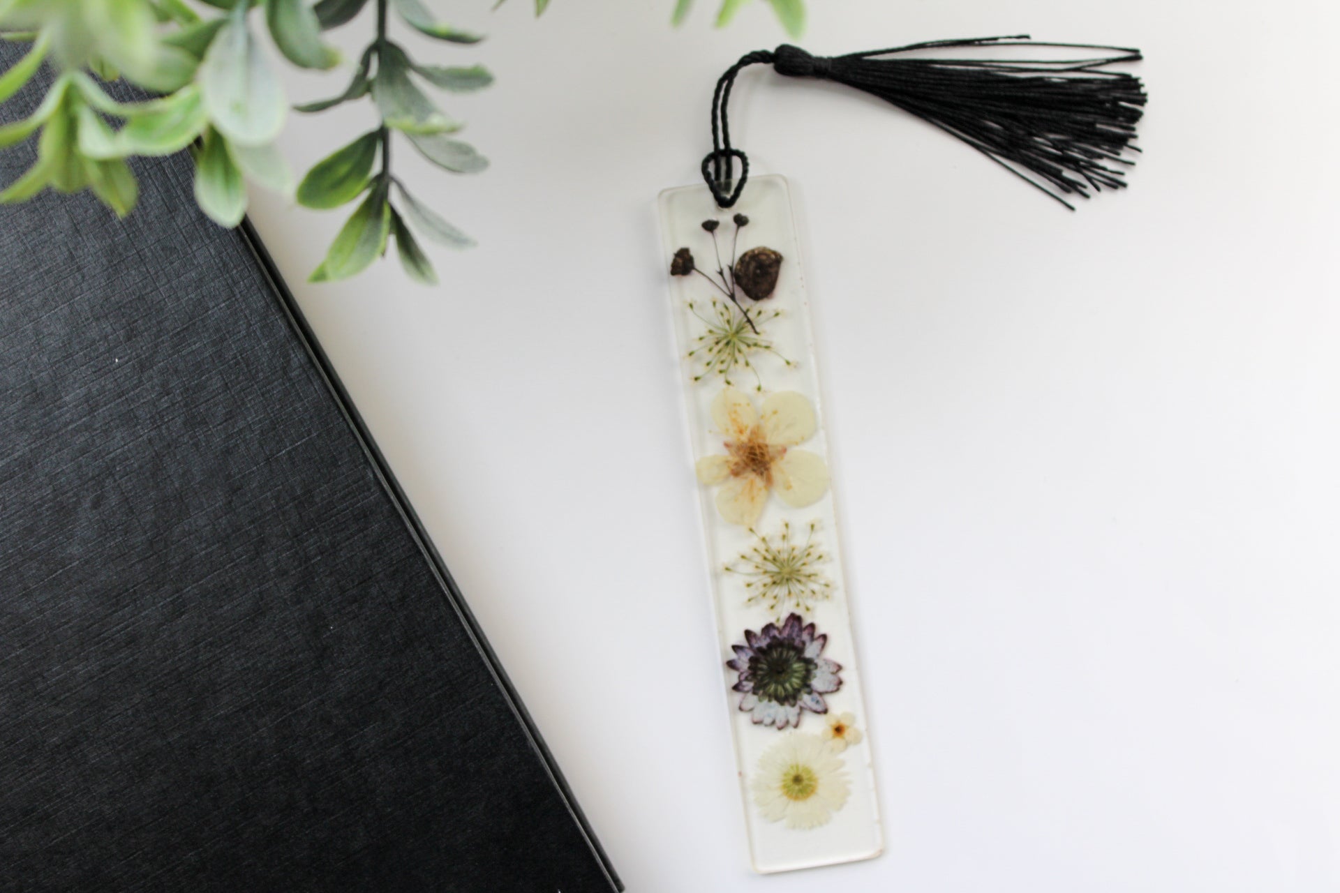 Pressed Flower Resin Bookmark with Tassel – Handmade Clear Bookmark in Blue, Red, Yellow, or Black & White | Nature-Inspired Gift for Readers