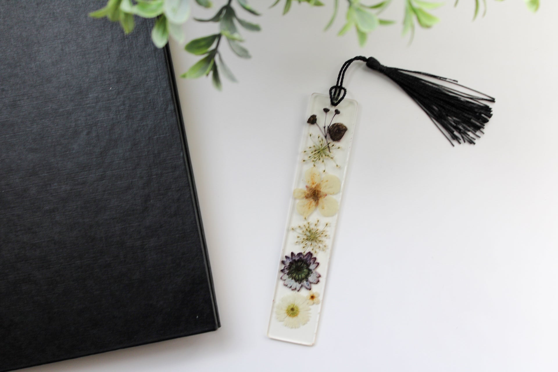 Pressed Flower Resin Bookmark with Tassel – Handmade Clear Bookmark in Blue, Red, Yellow, or Black & White | Nature-Inspired Gift for Readers