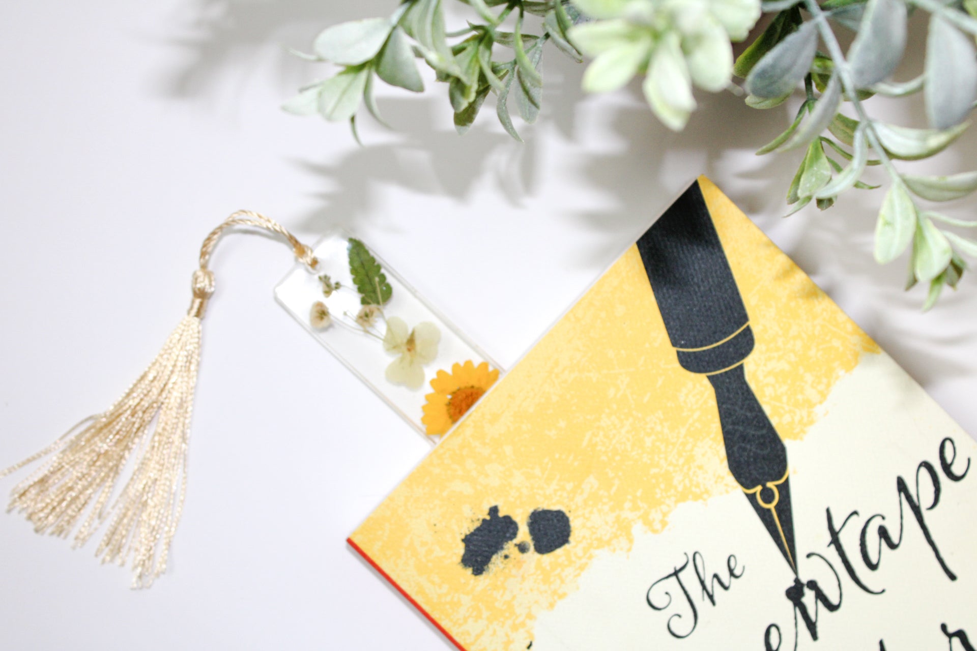 Pressed Flower Resin Bookmark with Tassel – Handmade Clear Bookmark in Blue, Red, Yellow, or Black & White | Nature-Inspired Gift for Readers