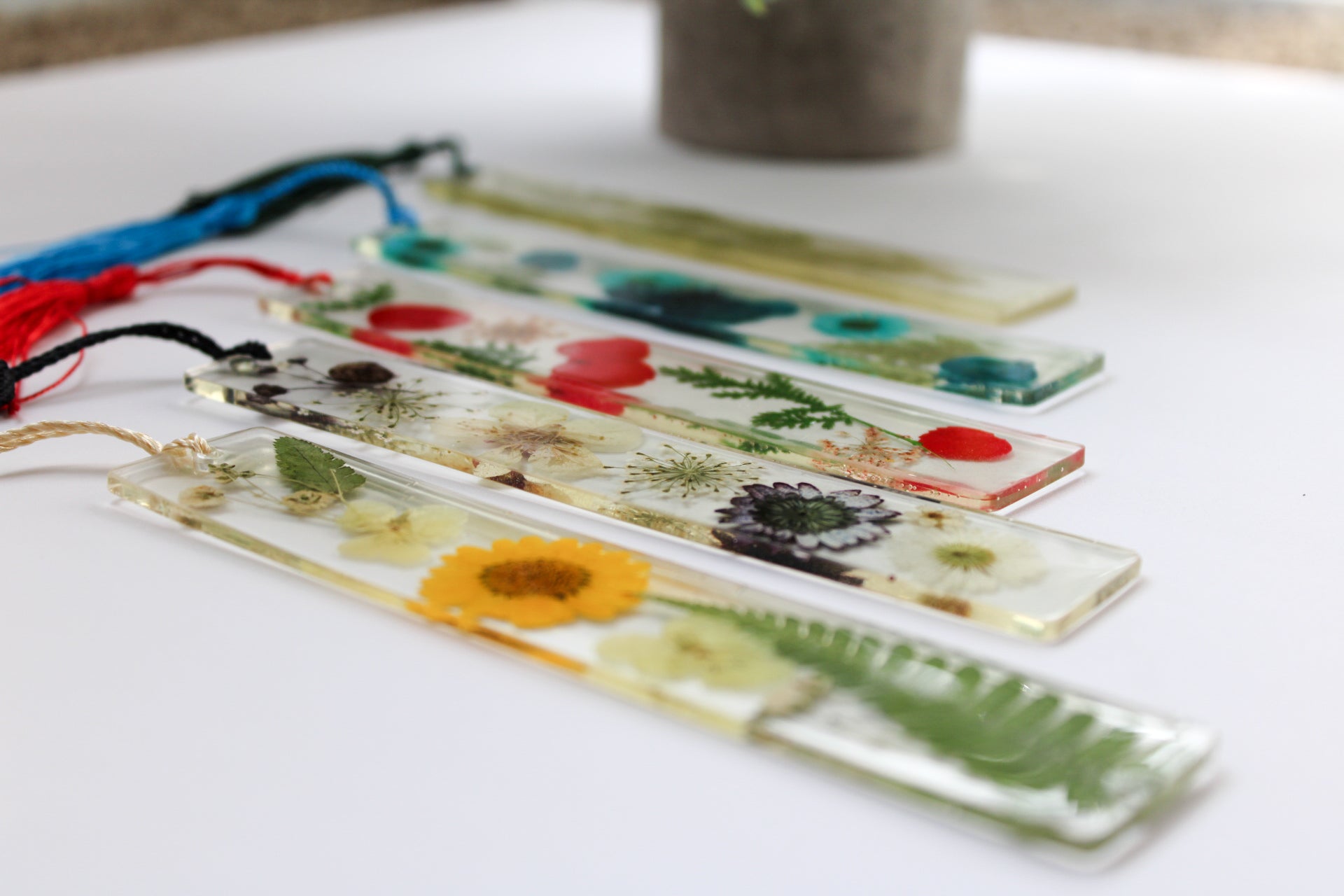 Pressed Flower Resin Bookmark with Tassel – Handmade Clear Bookmark in Blue, Red, Yellow, or Black & White | Nature-Inspired Gift for Readers